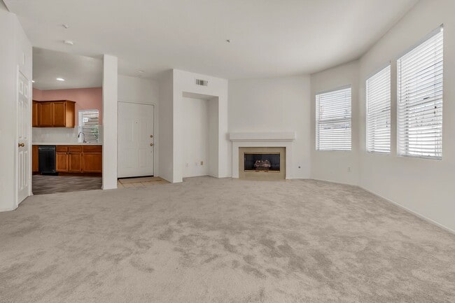 Building Photo - 2773 N Blackburn Dr