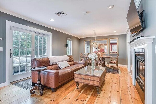 Building Photo - 6 Boss Ct