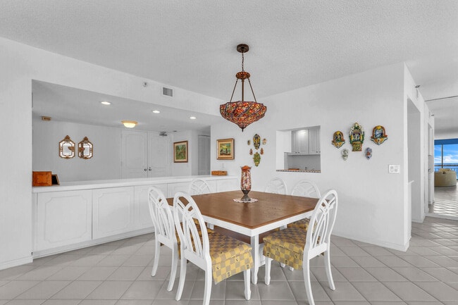 Building Photo - 4100 N Ocean Dr