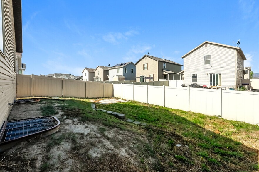 Building Photo - 3717 Bountiful Ln