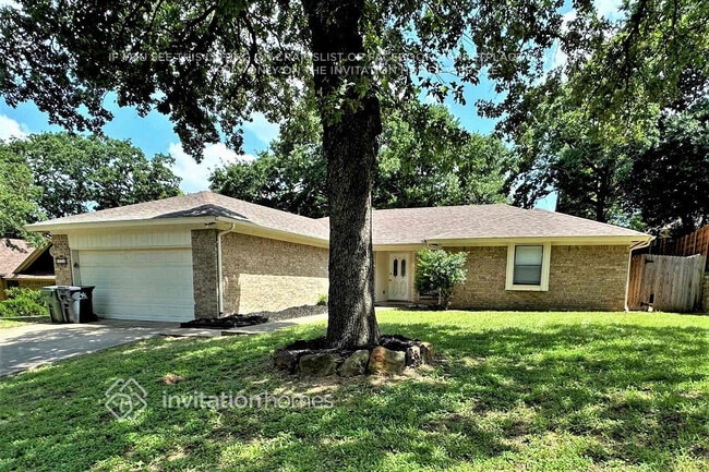 Building Photo - 4510 Lone Oak Dr
