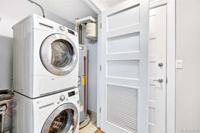 Building Photo - 225 Stanley Ave