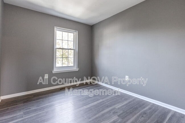 Building Photo - 6044 Sirenia Pl