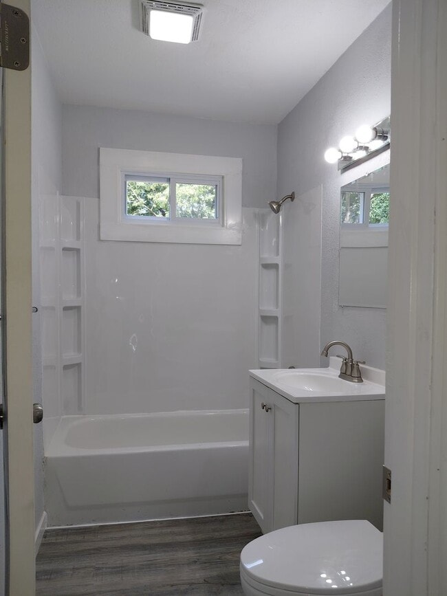 Primary Photo - 2 bedroom 1 bath house