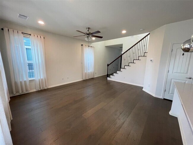 Building Photo - 142 Simon