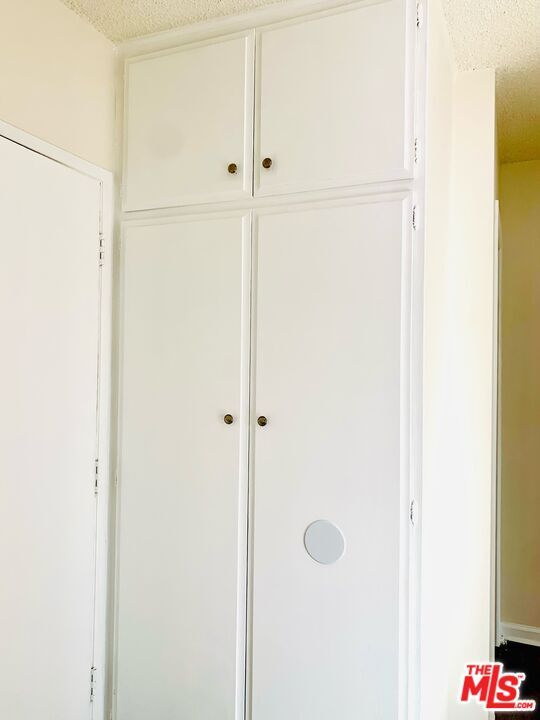 Building Photo - 1833 Normandie Ave