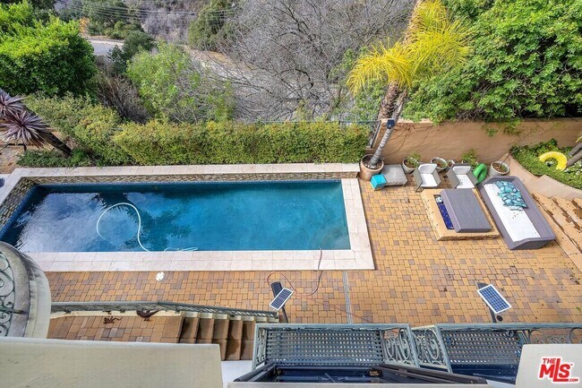 Building Photo - 3110 Benedict Canyon Drive
