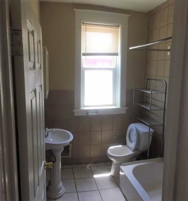Building Photo - Spacious 1 Bedroom, Energy-Efficient Bevo ...