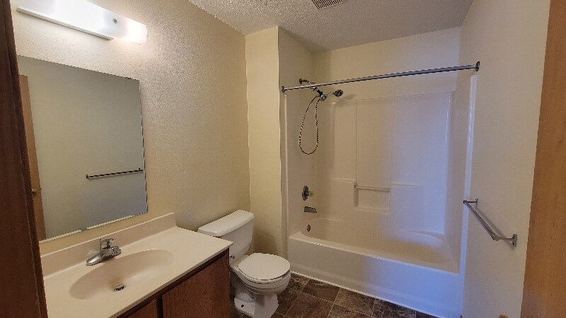 Building Photo - 1043 13th St N