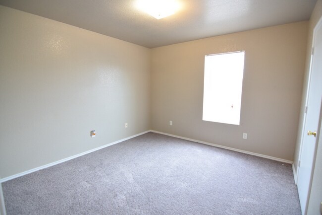 Building Photo - 1714 Freedom Loop