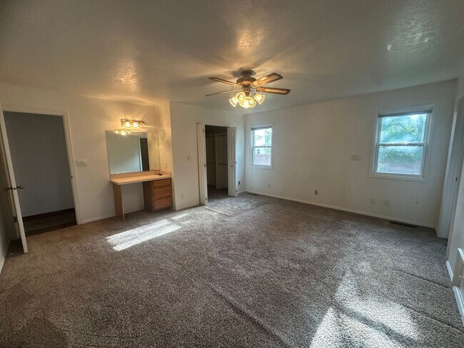 Building Photo - Charming Ranch Farmhouse in St. George – Spacious & Serene!