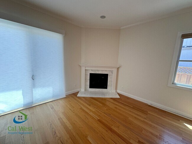 Building Photo - $7995 - Executive 4 bed, 3 full bath, Palo...