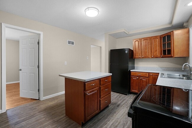 Building Photo - COMING SOON!! Charming 3-Bedroom Home in a...