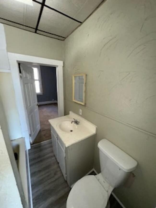 Building Photo - 658 E Louisiana St