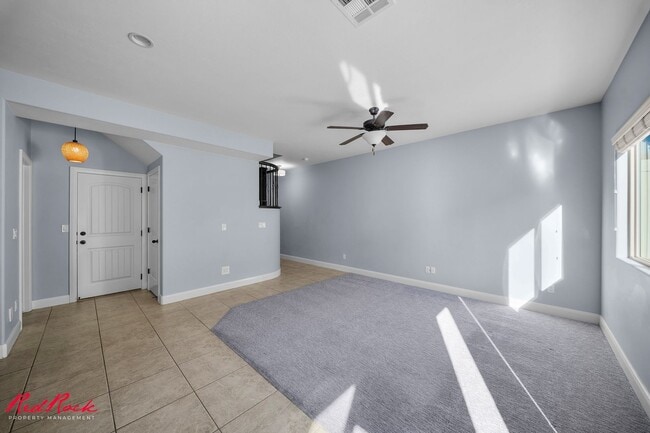 Building Photo - Charming 3 Bedroom Townhome