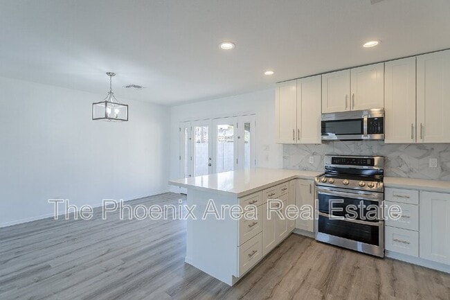 Building Photo - 8532 E Chaparral Rd