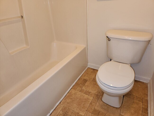 Building Photo - 3 Bedroom 2 Bath for Rent!!!