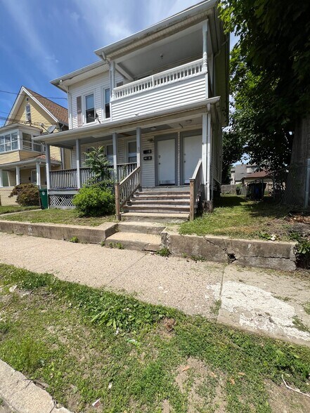 Building Photo - 334 Hollister St