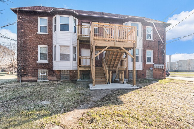 Building Photo - 7407 Dunedin St