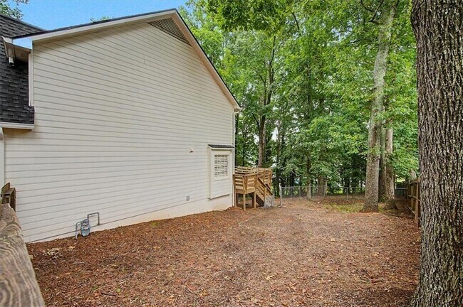 Building Photo - 3868 Emerson St