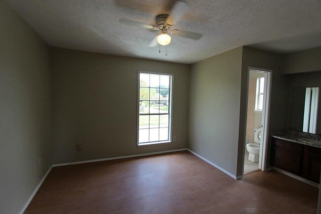 Building Photo - 4904 Ripple Creek Dr