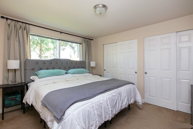 Master Bedroom with ample storage - 17729 NE 88th Pl