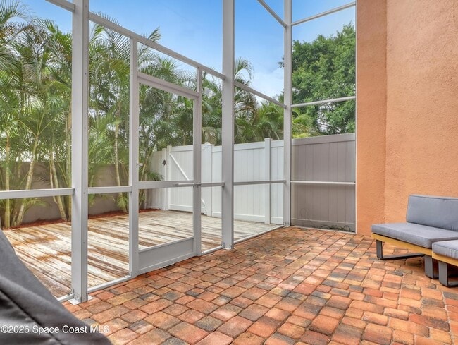 Building Photo - 118 Mediterranean Way