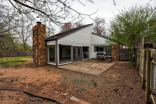 Building Photo - 2301 Tredington Way