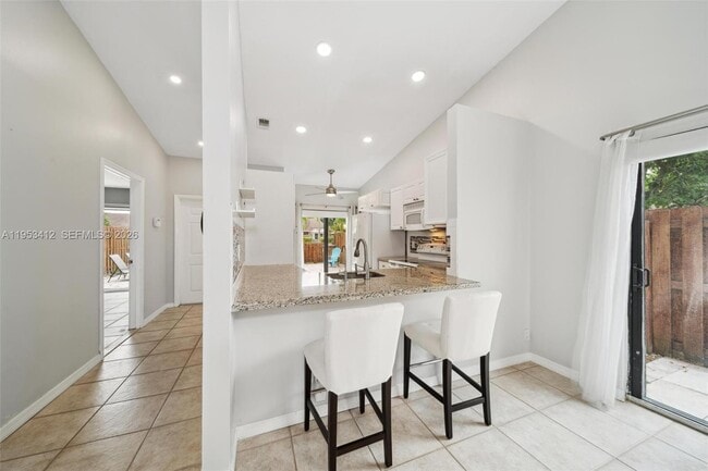 Building Photo - 4949 E Lakes Dr