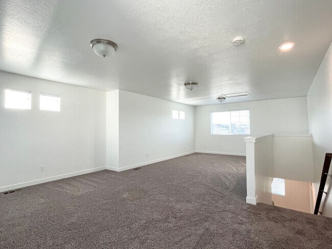 Building Photo - FIRST MONTH FREE!