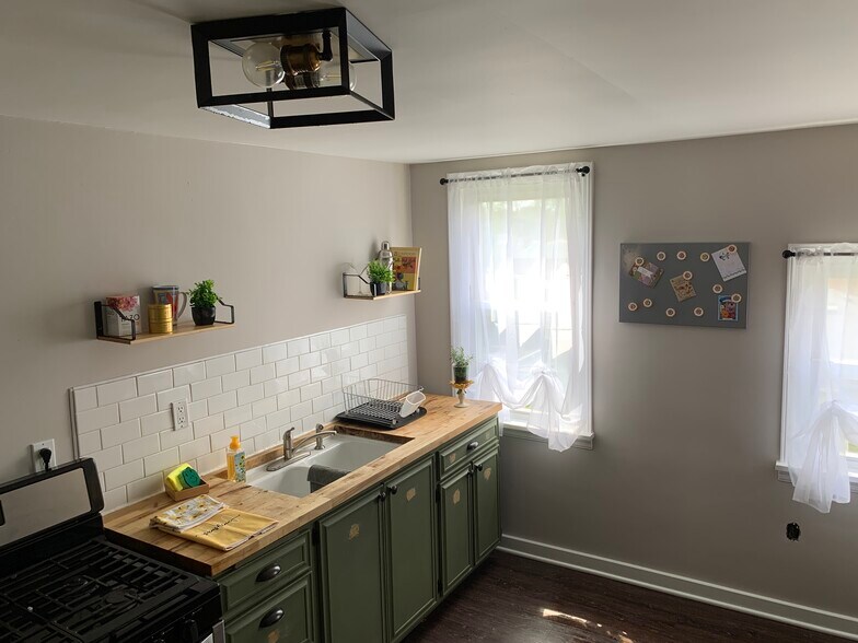 Building Photo - 804 Bauman Ave