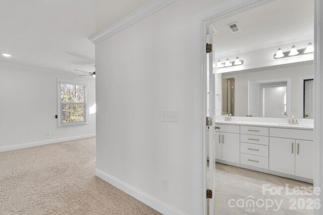 Building Photo - 11715 Clems Branch Dr