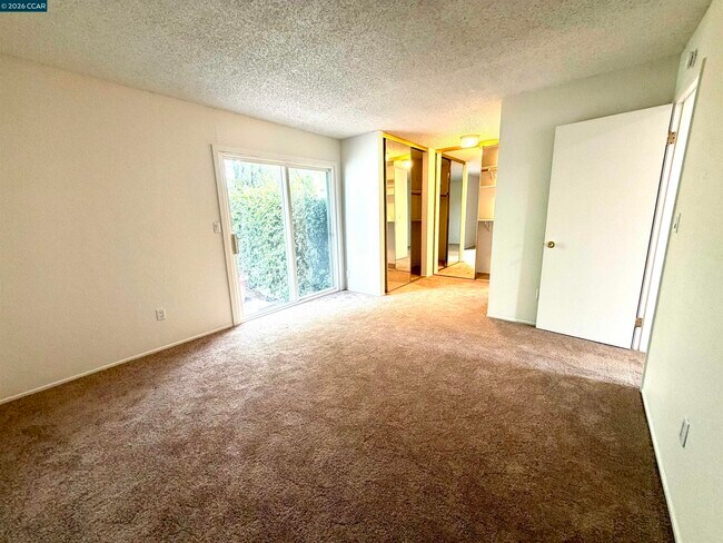Building Photo - 2946 St Denis Dr