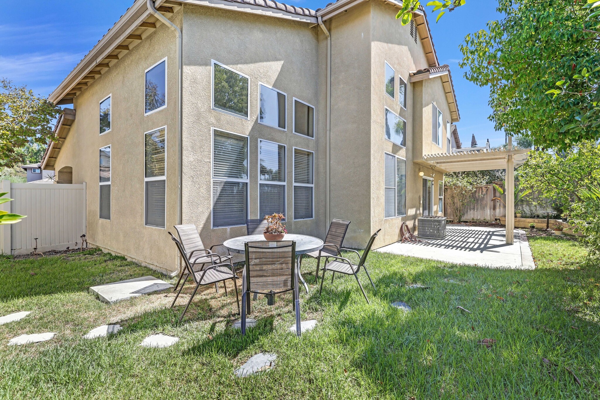 Building Photo - 22 Blackwood