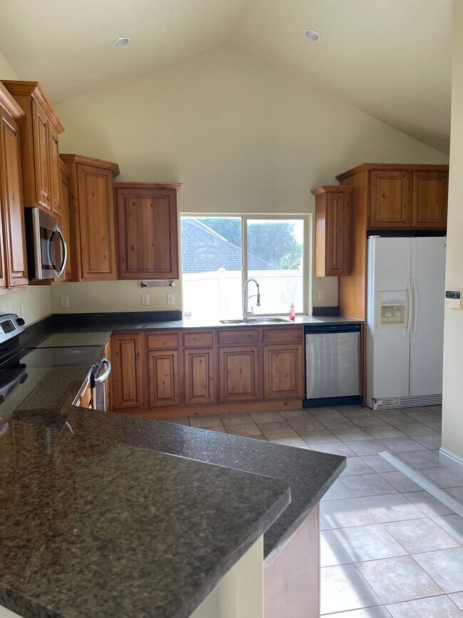 Building Photo - Beautiful Lehi home for rent!