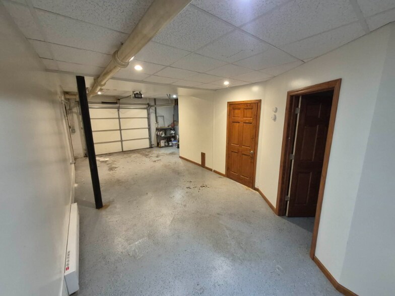 Building Photo - 317 Ruskin Dr