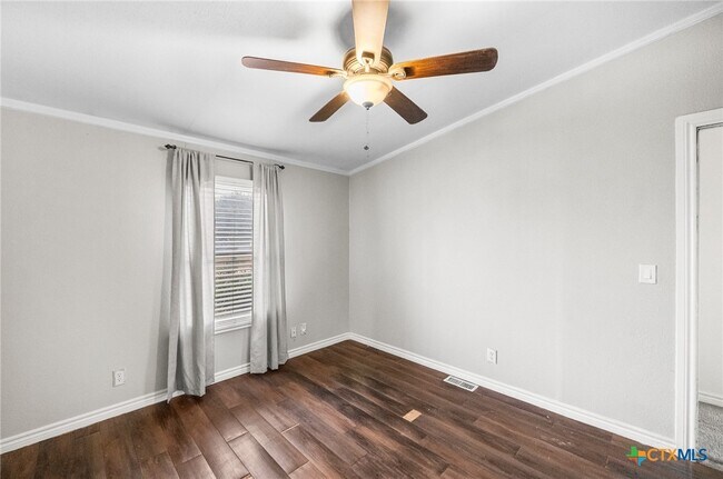 Building Photo - 2676 Pahmeyer Rd