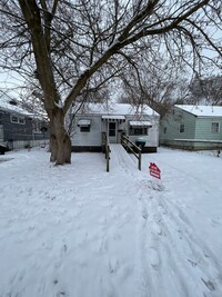 Building Photo - 2 Bedroom, 1 Bath Home in South Bend IN.  ...