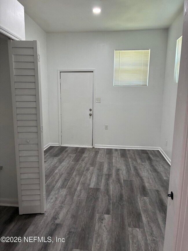 Building Photo - 645 Allen Ln