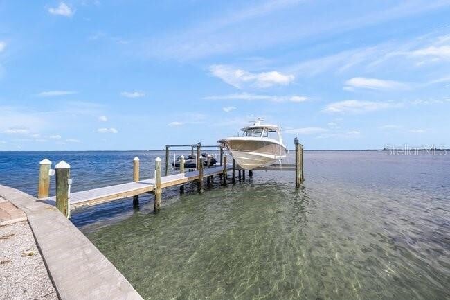 Building Photo - 527 56th St