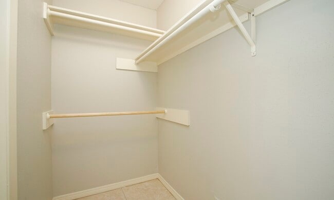 Building Photo - 18531 Lippizaner Dr