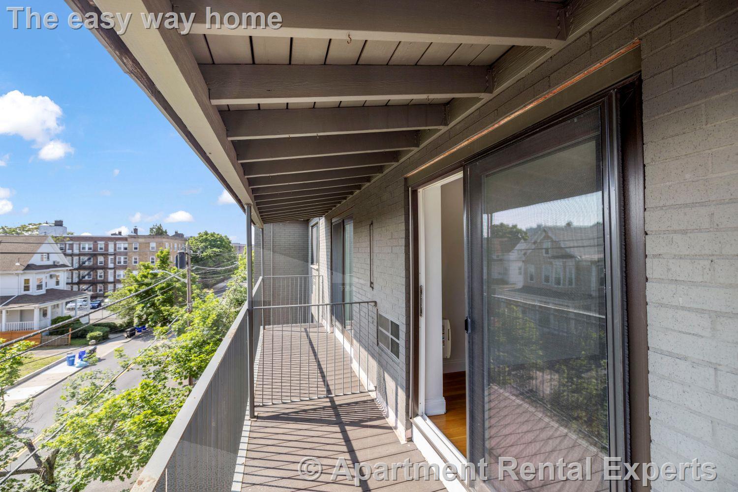 Building Photo - 134 Summer St