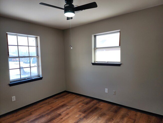 Building Photo - 1310 Keystone Ln