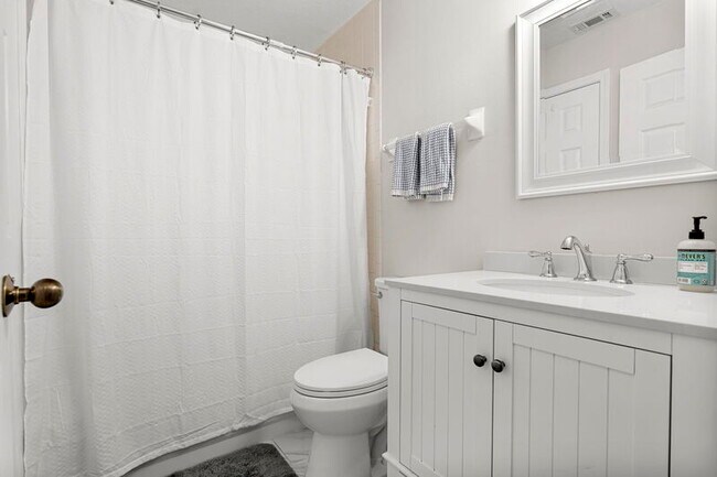 Building Photo - 200 Sandestin Ln