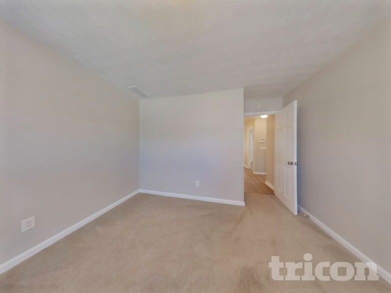 Building Photo - 20 Hillock Ct