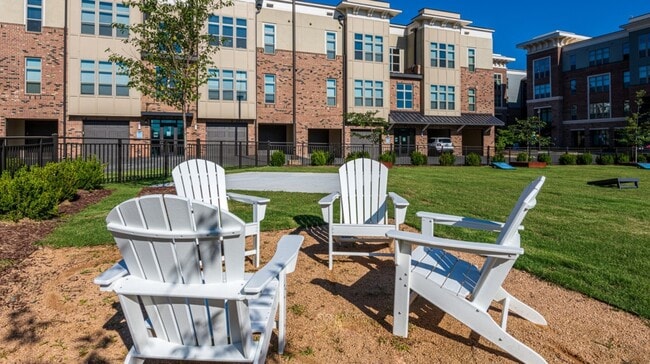 Building Photo - 600 Carraway Crossing