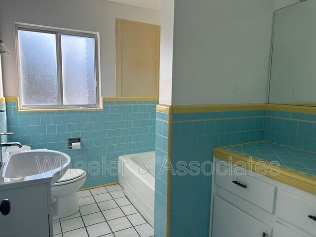 Building Photo - 938 Bel Mar Dr