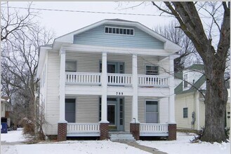 Building Photo - 755 South Ave