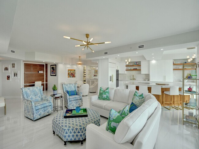 Building Photo - 411 N New River Dr E