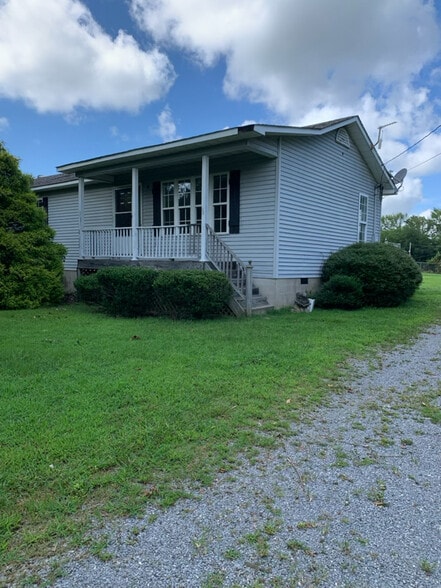 Primary Photo - 1005 Oak Grove Rd